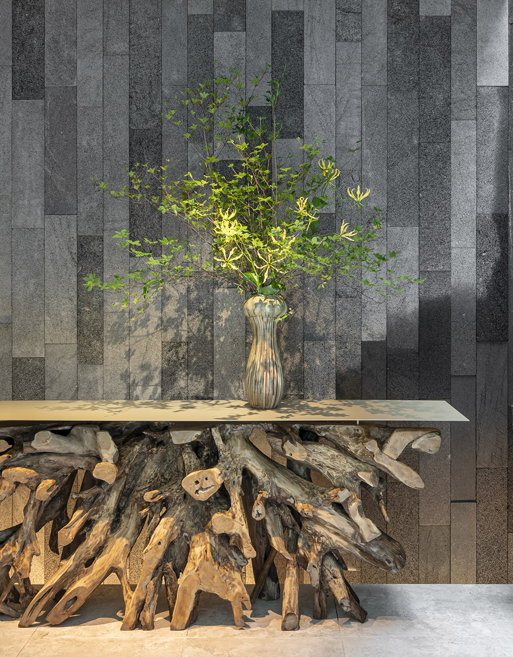 高級木材チークの根っこ